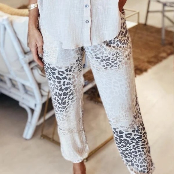 Leopard Print Drawstring Jogger Pants - Picture 4 of 6